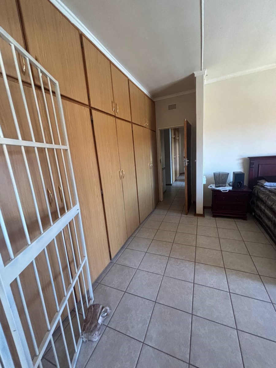4 Bedroom Property for Sale in Postmasburg Northern Cape